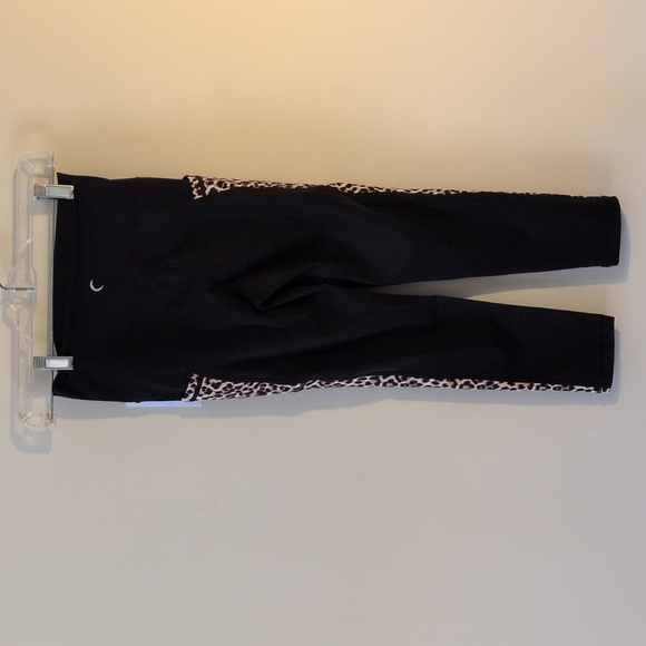 Zyia Women’s Leopard Pocket Brilliant Hi-Rise Capri 20" in Black 4 - Picture 6 of 15